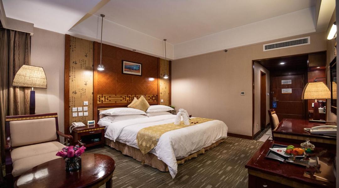 Kunming Golden Spring Hotel Exterior foto