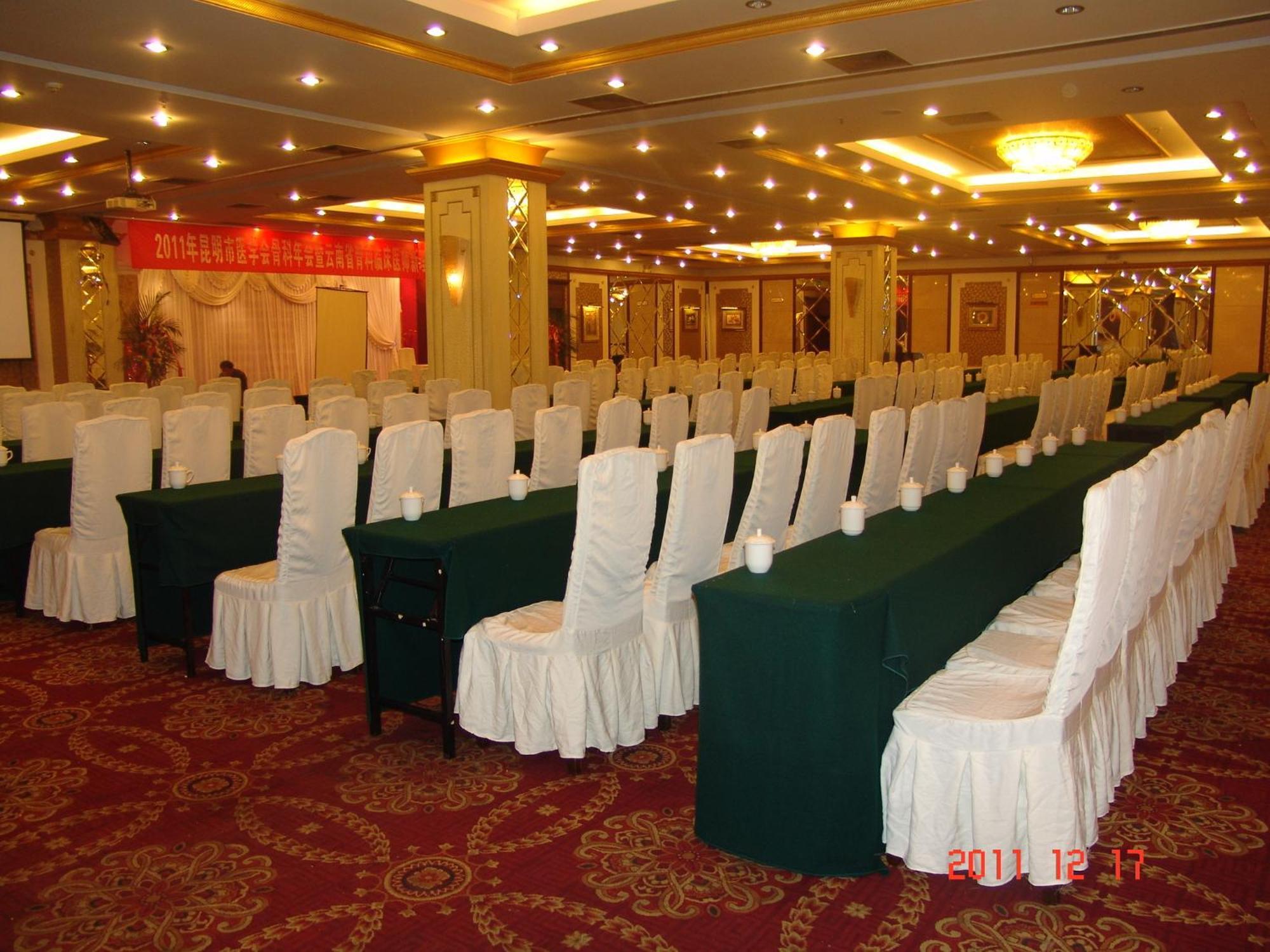 Kunming Golden Spring Hotel Exterior foto