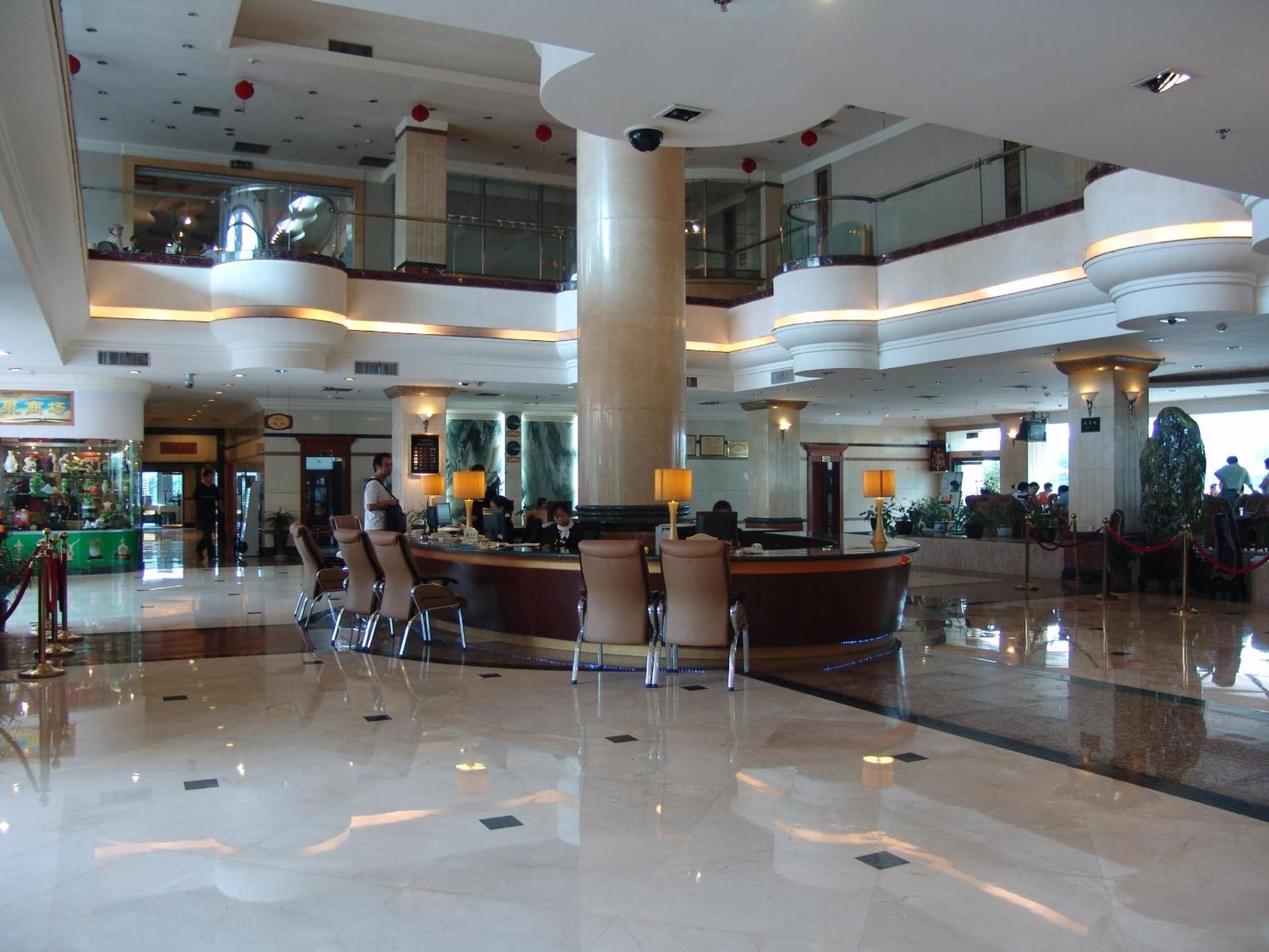 Kunming Golden Spring Hotel Exterior foto