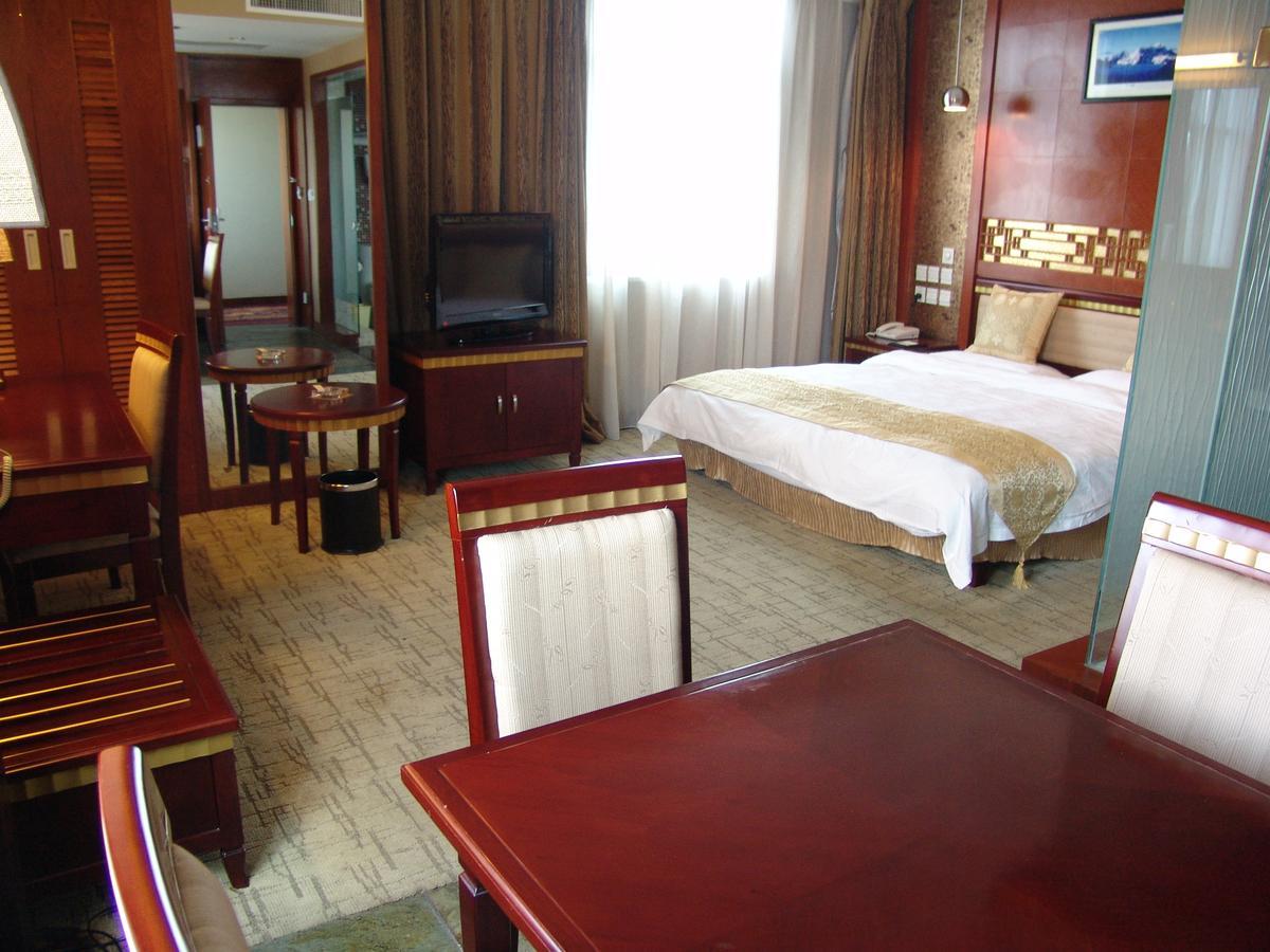 Kunming Golden Spring Hotel Exterior foto